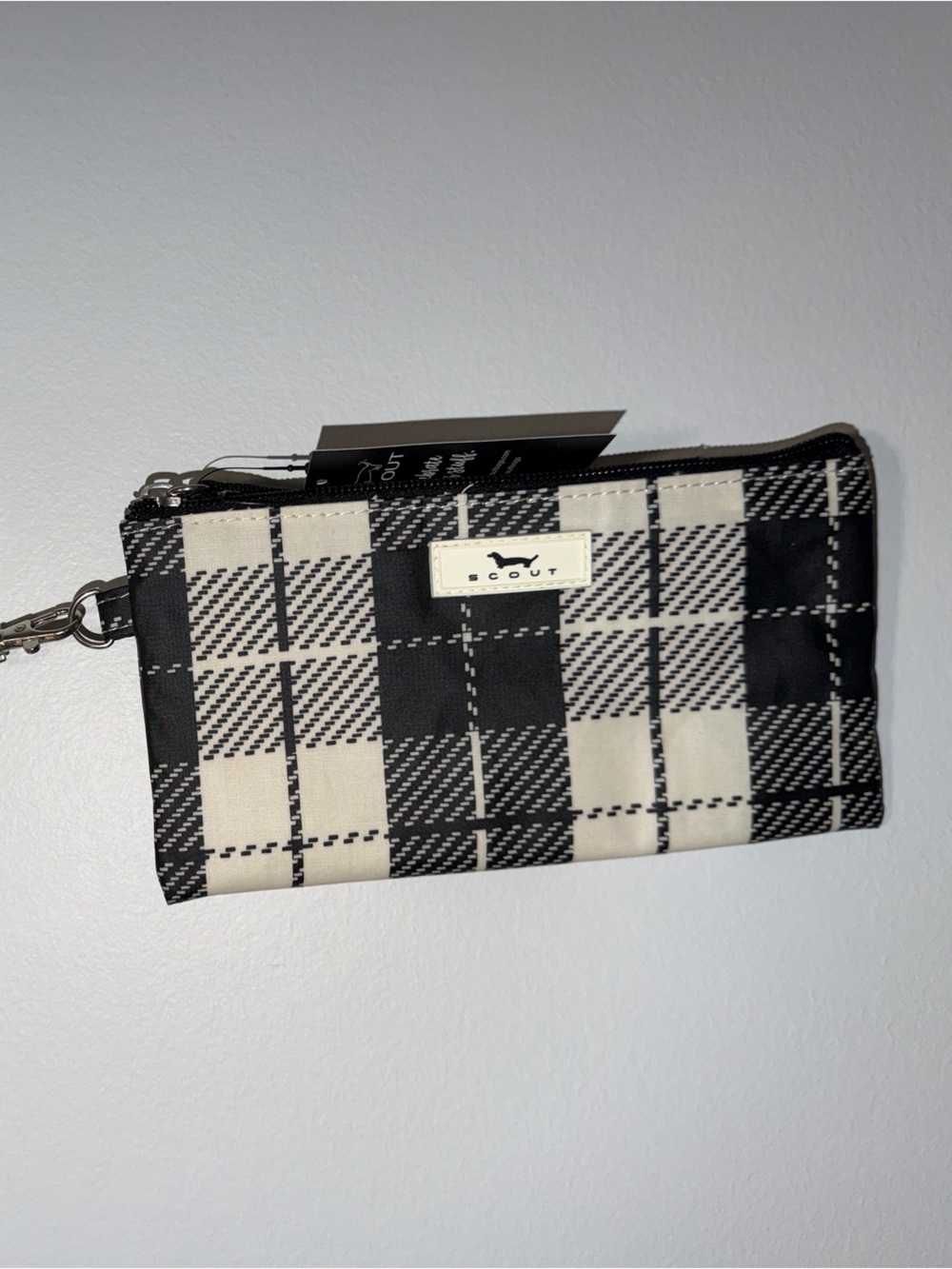 SCOUT Kate Wristlet Wallet Black White Houndstooth Plaid